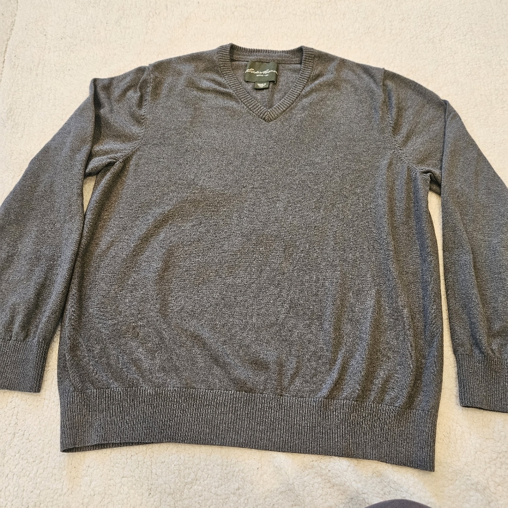 Eddie Bauer Sweater Mens XL Gray Cashmere Blend V Neck Knit Pullover Long Sleeve